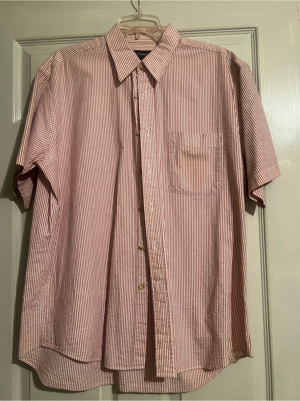 Men's Short-Sleeve Button-Down Shirt in Red Stripe